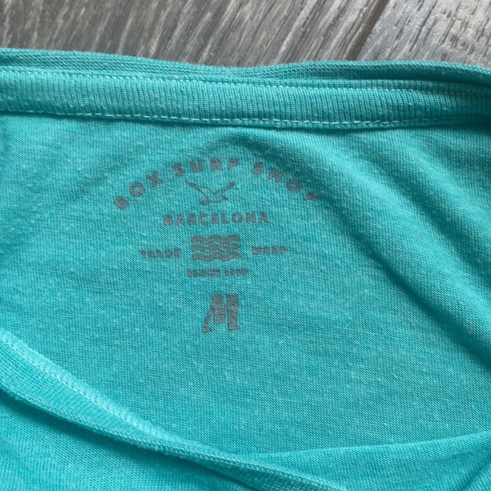 Barcelona Tee - Picture 3 of 4